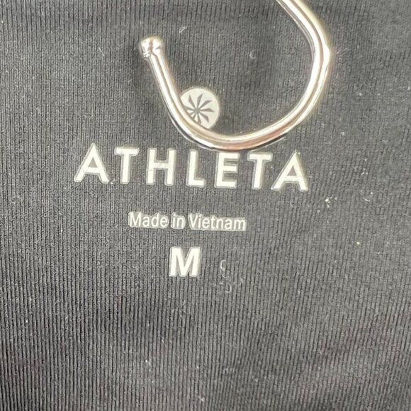 ✅ATHLETA BLACK CAPRI LEGGINGS SIZE SMALL - Picture 2 of 4